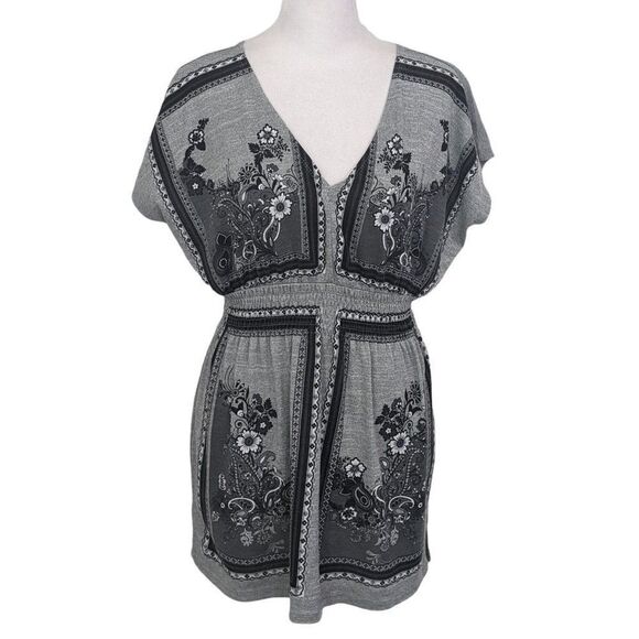 Almost Famous Gray and Black Boho Top Size Large Smocked Boho Top - Picture 1 of 7